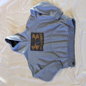 Gray under armor hoodie like new!! Unisex